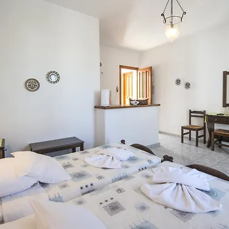 Mitsi Naousa (Paros)